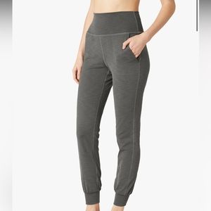 Beyond Yoga Heather Rib Midi Jogger NWT